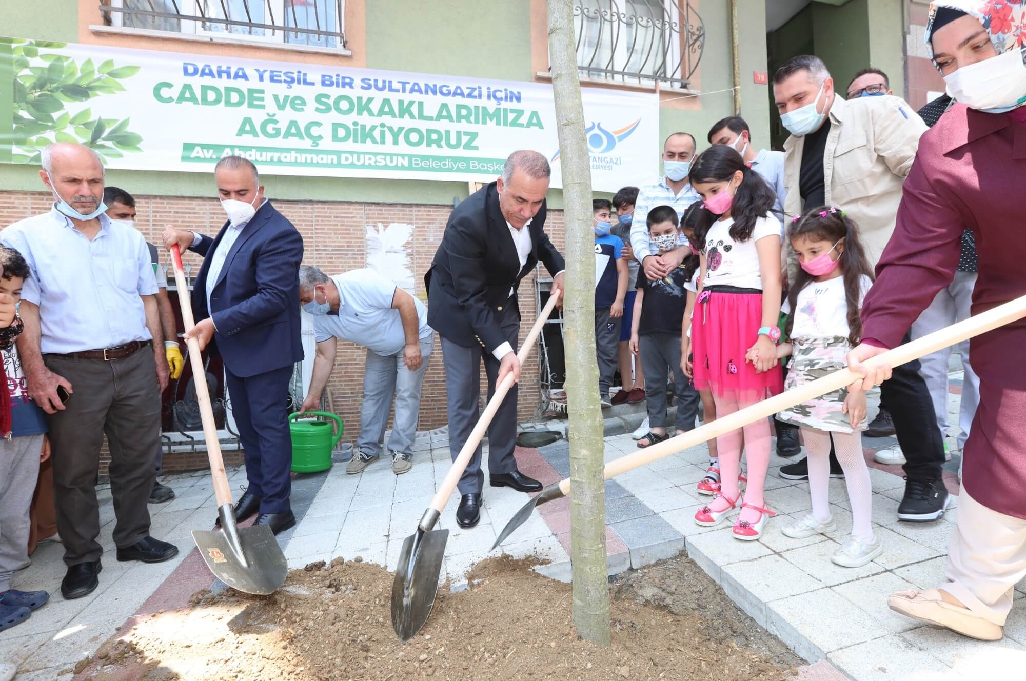 Sultangazi Belediyesi Yeni Bir Ağaç Dikim Seferberliği Başlattı