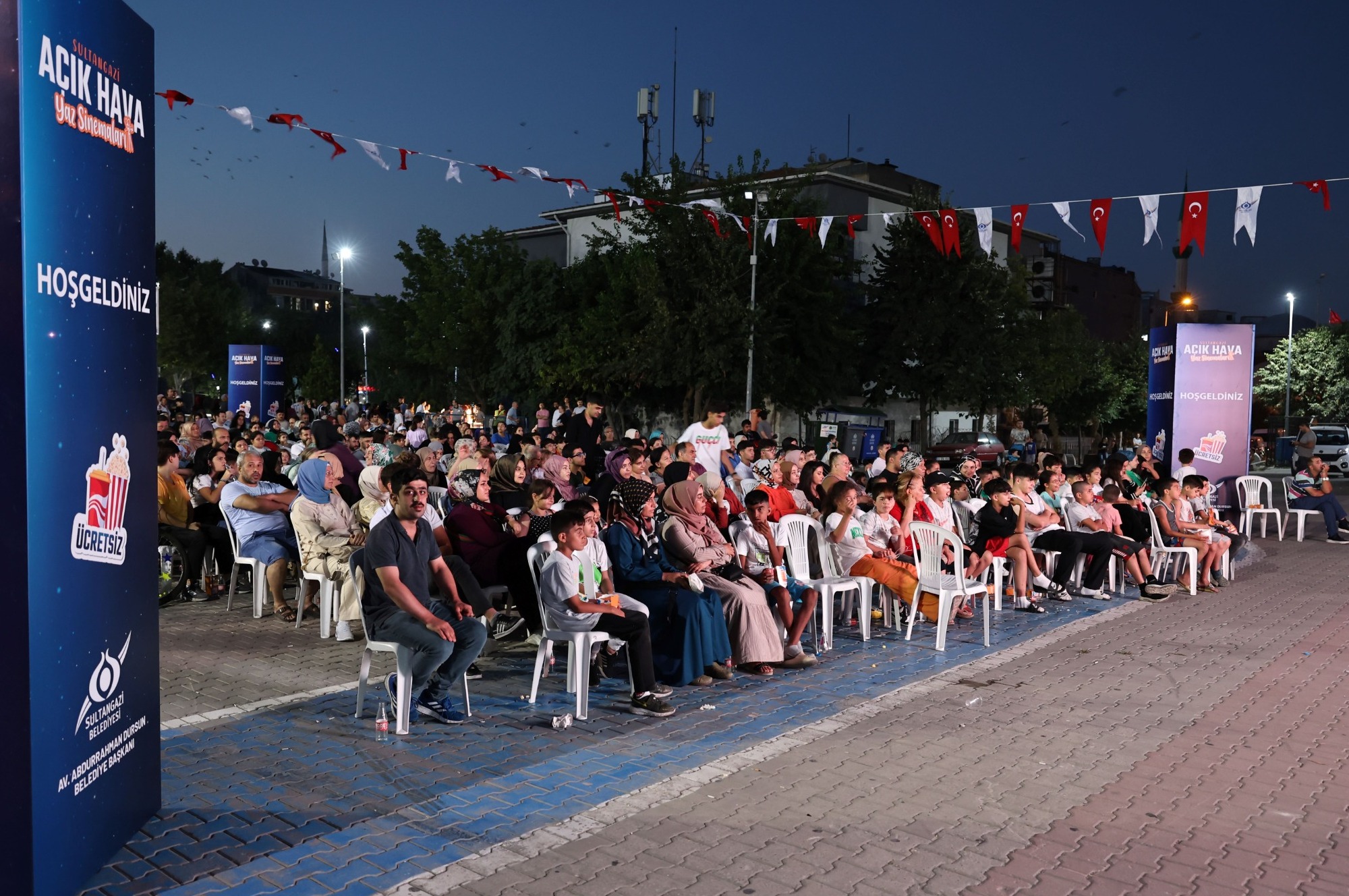 Sultangazi’de Açıkhava Sinema Keyfi ‘Müslüm’ Filmiyle Başladı