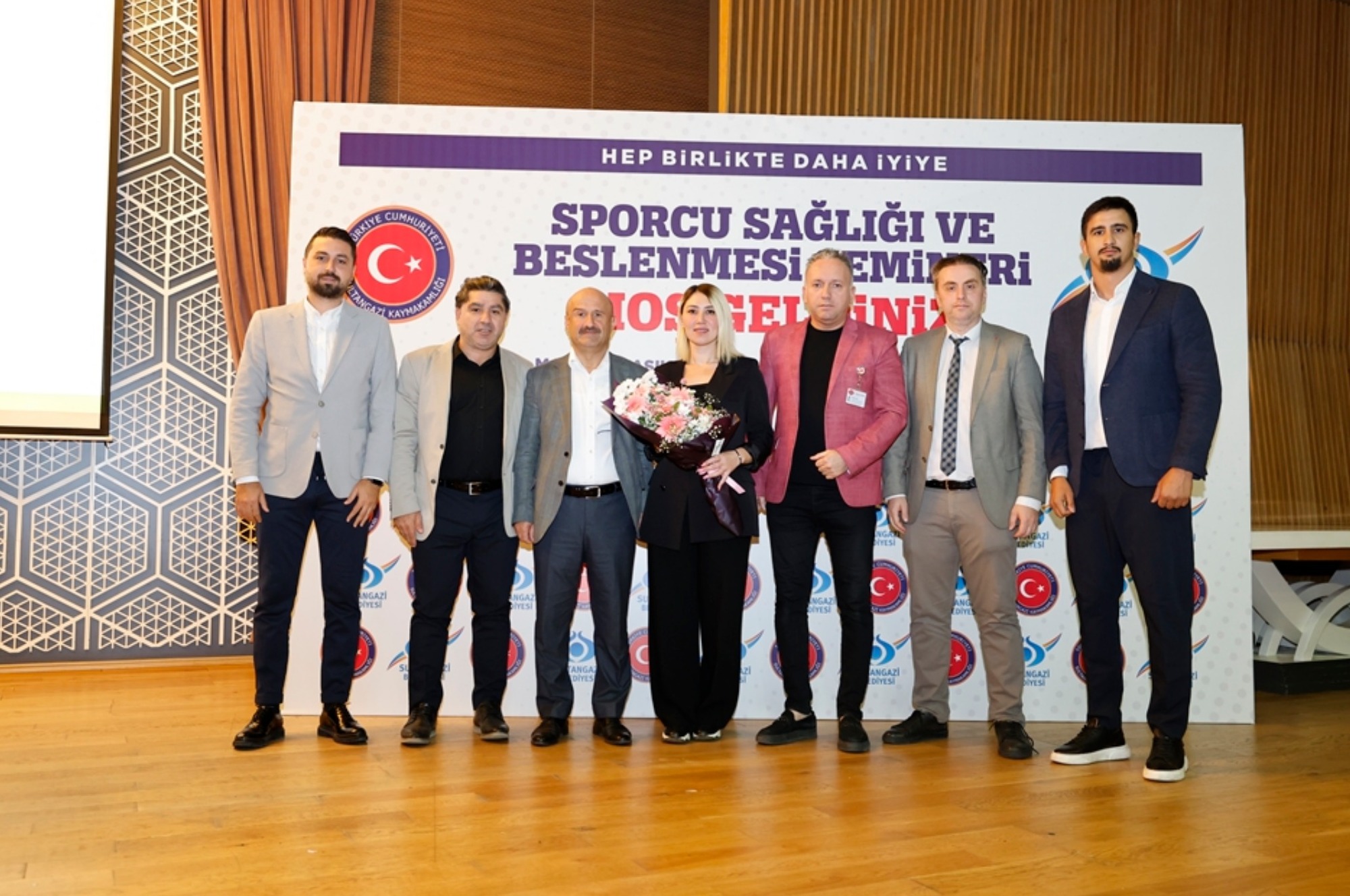 Sultangazi’de ‘Sporcu Sağlığı ve Beslenmesi’ Semineri